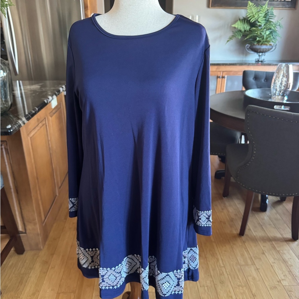 Elegant Navy Blue Women's Top with White Accents